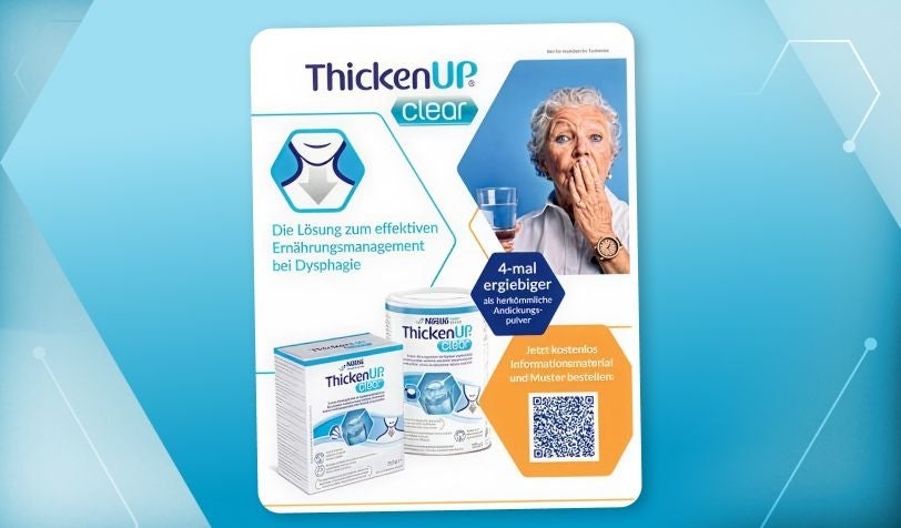 Auf dem Fachfolders sieht man die Produkte aus dem Bereich Dysphagie. Eine ältere Frau hält die Hand vor ihrem Mund.