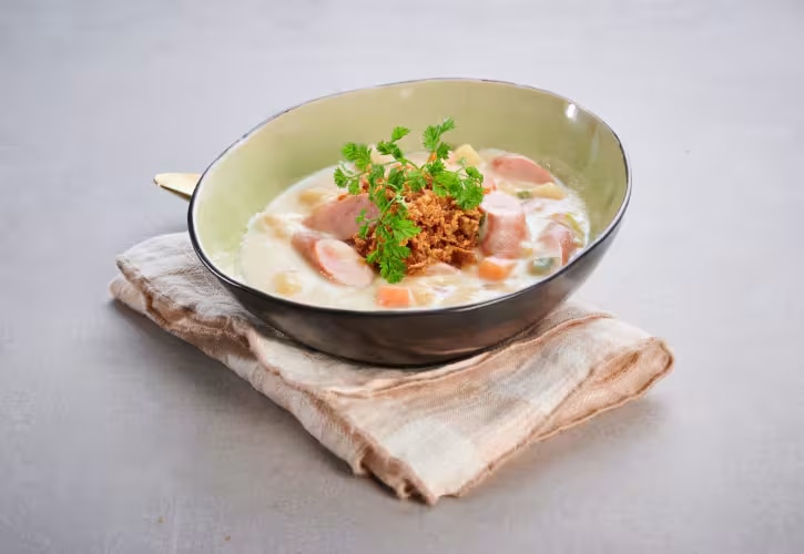 Kartoffelsuppe mit Wiener Würstchen