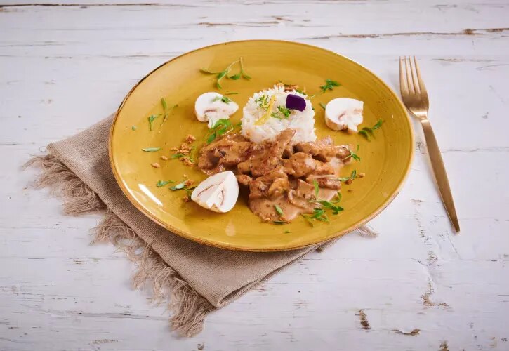 Geschnetzeltes Schweinefilet mit Champignons und Duftreis