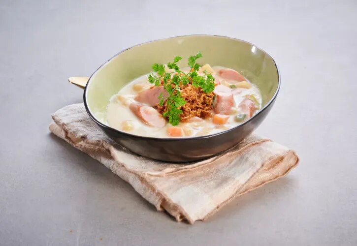 Kartoffelsuppe mit Wiener Würstchen